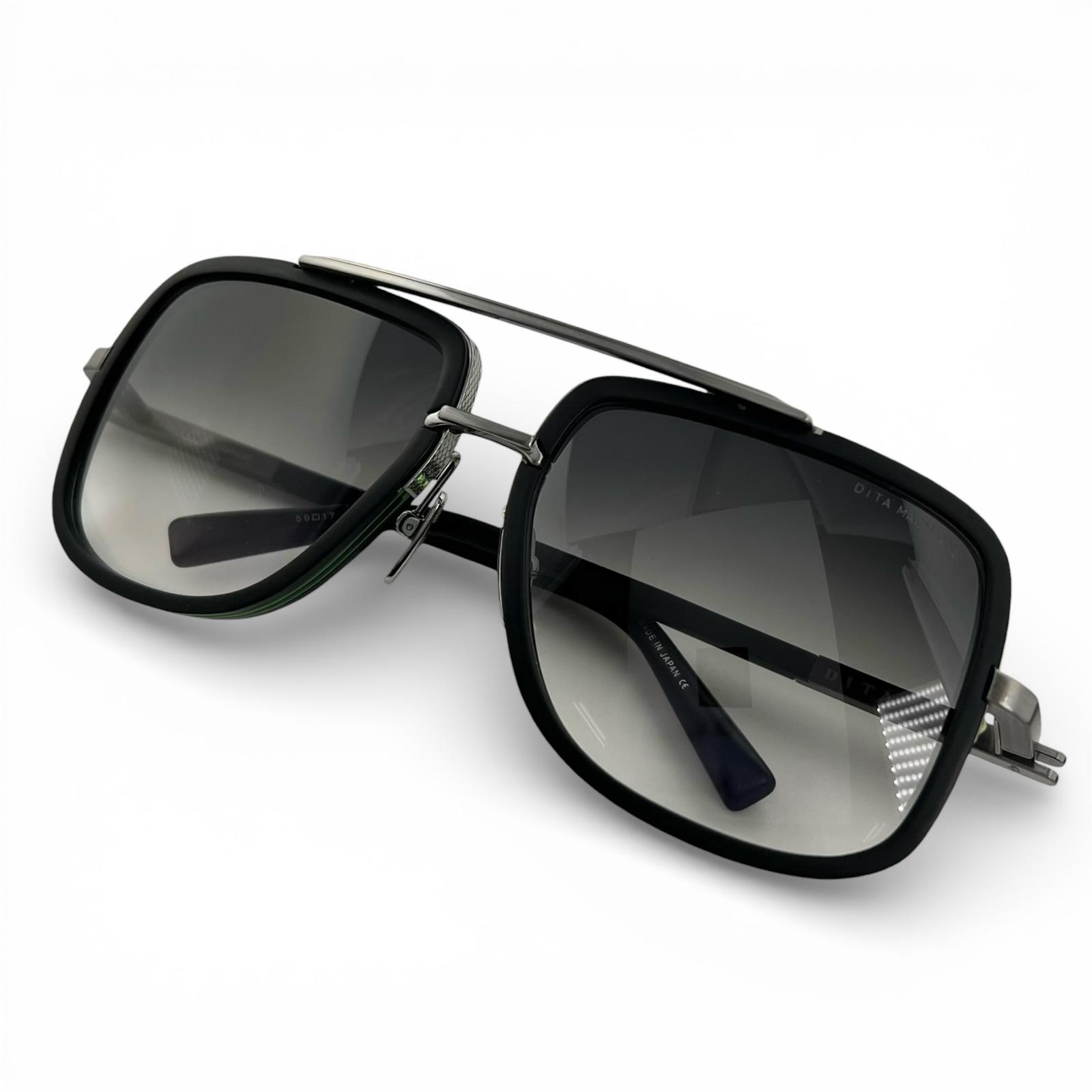 Excellent DITA sunglasses MACH ONE ROLAND s worn model, double bridge DRX-2030 Used
Excellent DITA sunglasses MACH ONE ROLAND s worn model, double bridge DRX-2030 Used