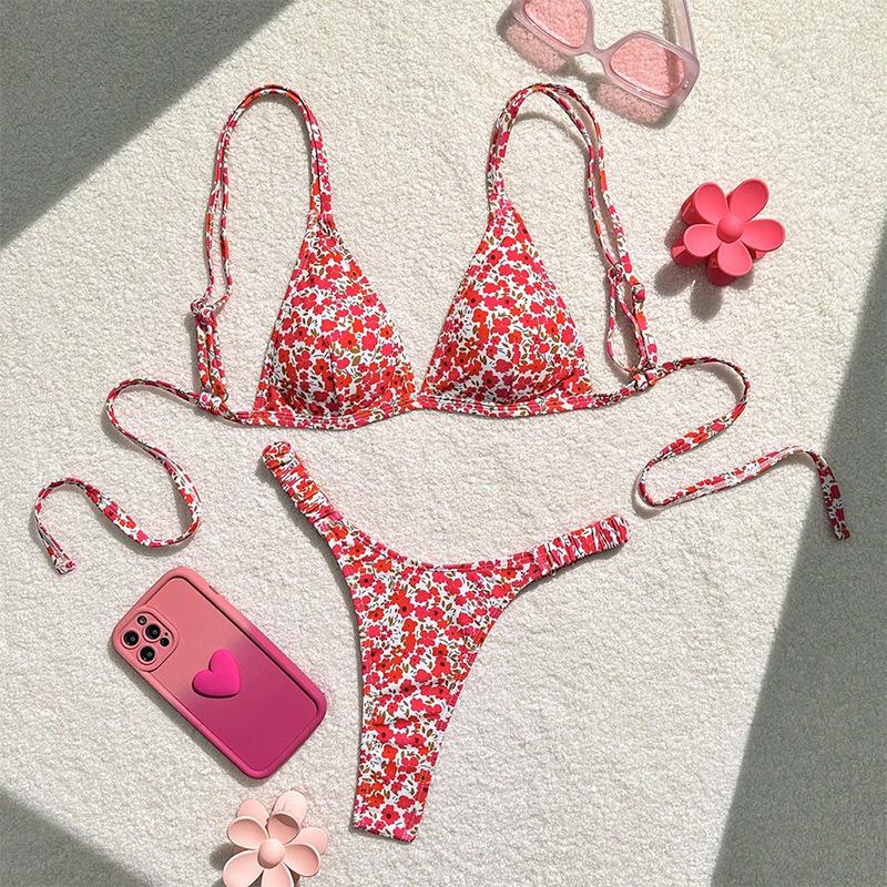 2025 European & American Floral Lace-Up Bikini Swimsuit: Sexy Split Beachwear Extra Small помаранчевий
2025 European & American Floral Lace-Up Bikini Swimsuit: Sexy Split Beachwear Extra Small помаранчевий