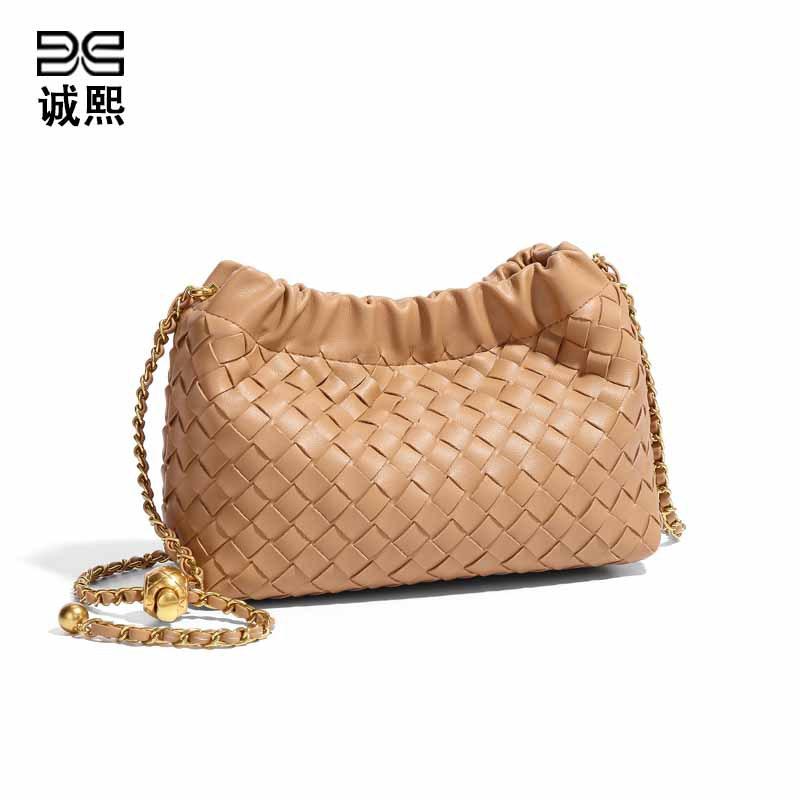 New bag women s wrinkled cloud bag fashion small gold ball handwoven bag small fragrant autumn shoulder messenger bag
New bag women s wrinkled cloud bag fashion small gold ball handwoven bag small fragrant autumn shoulder messenger bag