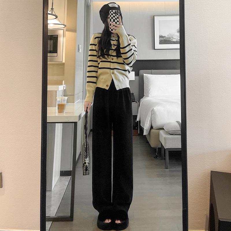 Women s Chenille Fleece-Lined High-Waisted Wide-Leg Corduroy Pants (Spring/Winter 2025) XL (121-130 jin)
Women s Chenille Fleece-Lined High-Waisted Wide-Leg Corduroy Pants (Spring/Winter 2025) XL (121-130 jin)