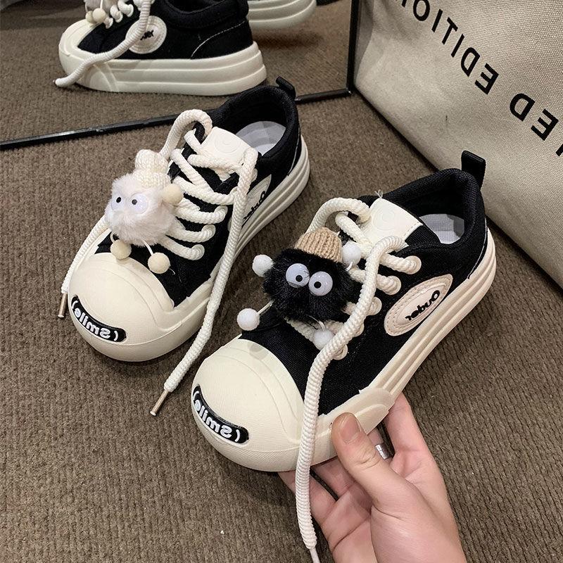 Bailu s same casual canvas shoes for women wear 2025 niche design versatile ugly and cute thick-soled white shoes in summer 35
Bailu s same casual canvas shoes for women wear 2025 niche design versatile ugly and cute thick-soled white shoes in summer 35