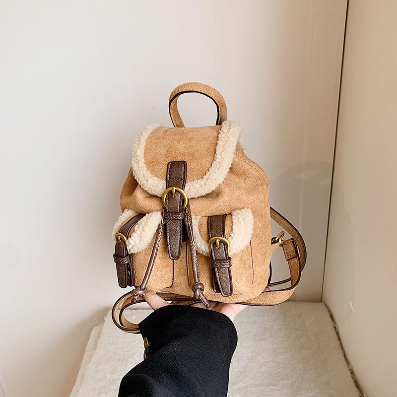 2025 winter plush backpack women s niche fashion retro high-end backpack Maillard casual girls schoolbag small коричневий
2025 winter plush backpack women s niche fashion retro high-end backpack Maillard casual girls schoolbag small коричневий