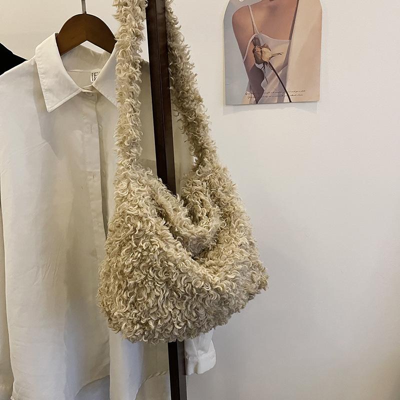 Плюшева сумка жіноча великої місткості 2025 нова осінь та зима повсякденна плечова плюшева сумка високого класу для поїздок на роботу сумка-тоут абрикосовий
Плюшева сумка жіноча великої місткості 2025 нова осінь та зима повсякденна плечова плюшева сумка високого класу для поїздок на роботу сумка-тоут абрикосовий