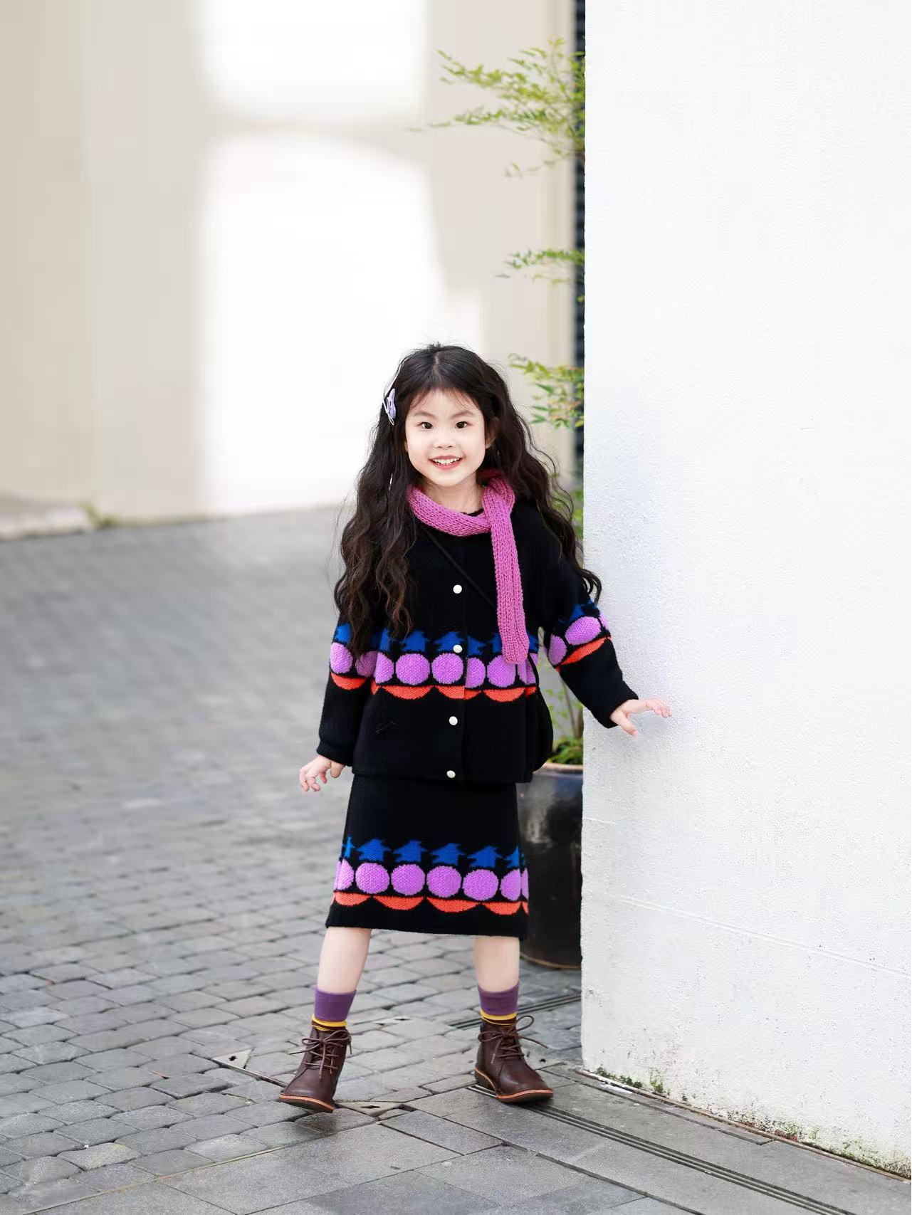 Кардиган шерстяной Libala 060 для девочек, цветной блок, не скатывается, с юбкой «рыбий хвост» 160; Ships in 25 days
Кардиган шерстяной Libala 060 для девочек, цветной блок, не скатывается, с юбкой «рыбий хвост» 160; Ships in 25 days