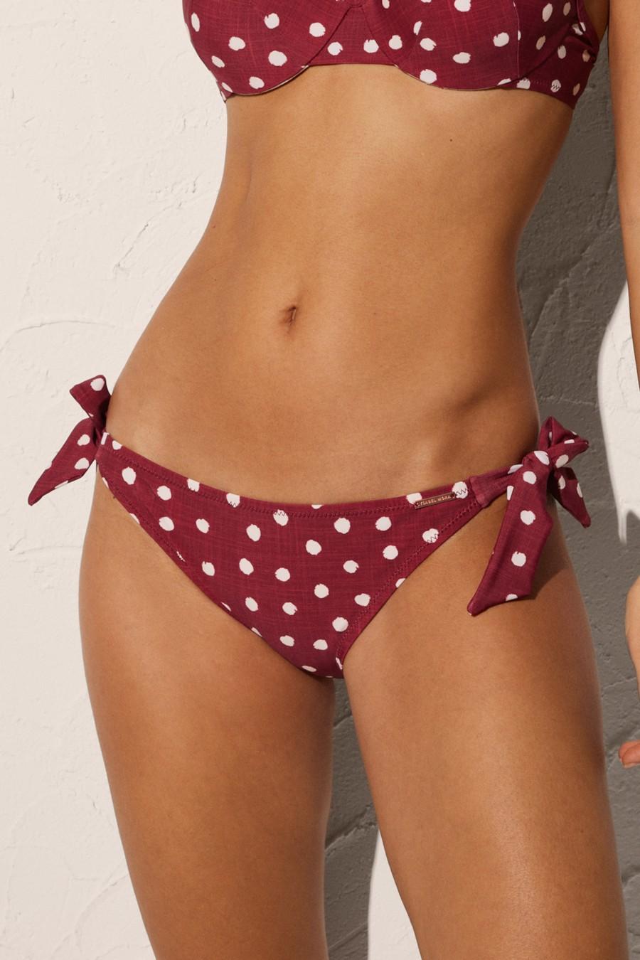 Плавки слип Ysabel Mora (84740) 4(L) імперська червоний колір 
Плавки слип Ysabel Mora (84740) 4(L) імперська червоний колір