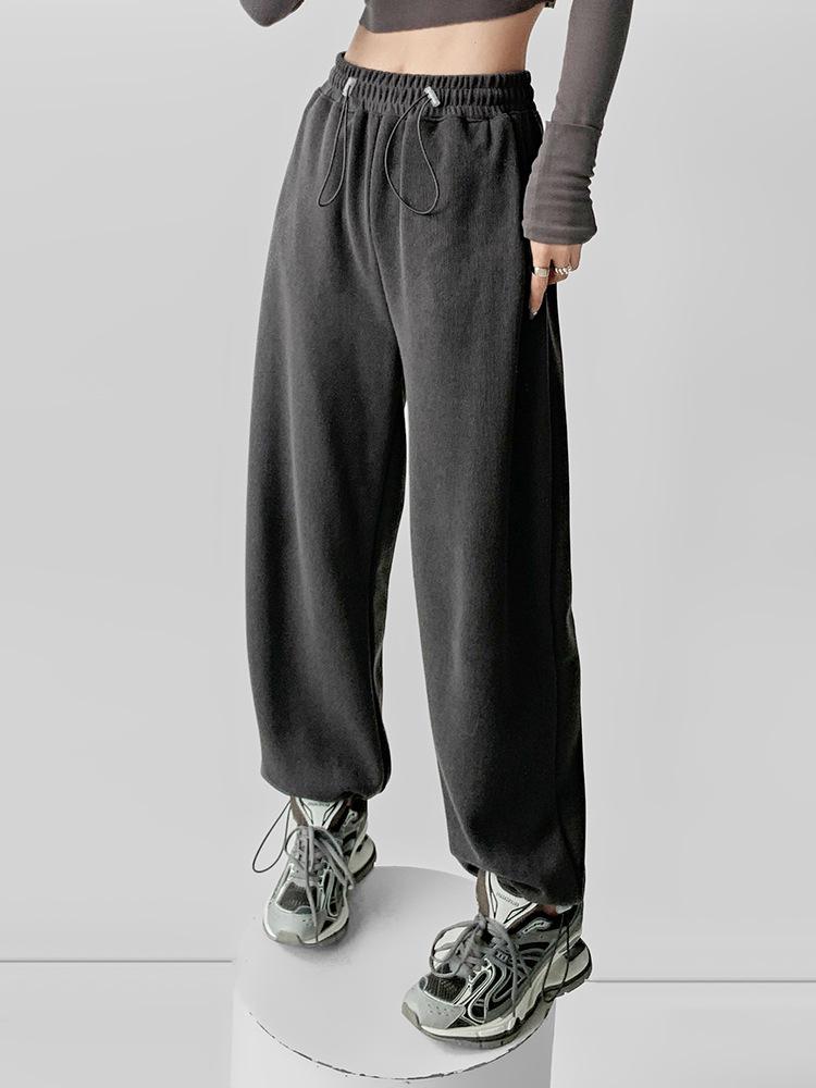 Женские розовые спортивные штаны Sweet & Spicy — уличный стиль, свободный крой, для весны и осени. M чёрный
Женские розовые спортивные штаны Sweet & Spicy — уличный стиль, свободный крой, для весны и осени. M чёрный