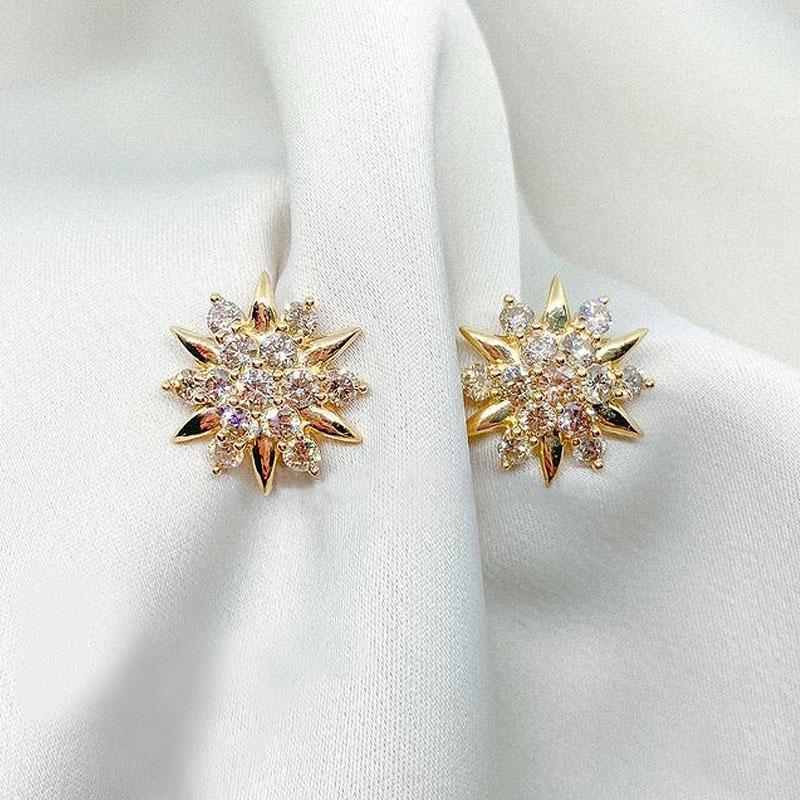 CAOSHI Delicat Trendy Gold Color Stud Earrings for Women Shinning Zirconia Zircon for Daily Life Elegant Female Accessories
CAOSHI Delicat Trendy Gold Color Stud Earrings for Women Shinning Zirconia Zircon for Daily Life Elegant Female Accessories