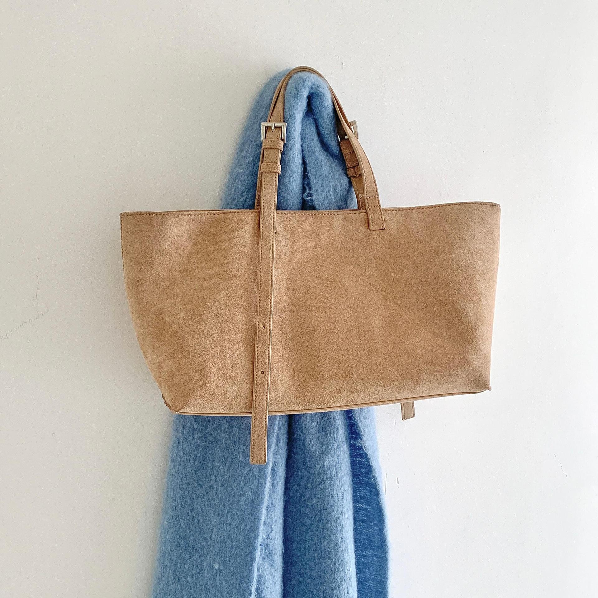 Retro Faux Suede Tote Women Bag Large Capacity Shoulder Bags for Women Matte Texture Designer Handbags and Purses Shopper
Retro Faux Suede Tote Women Bag Large Capacity Shoulder Bags for Women Matte Texture Designer Handbags and Purses Shopper