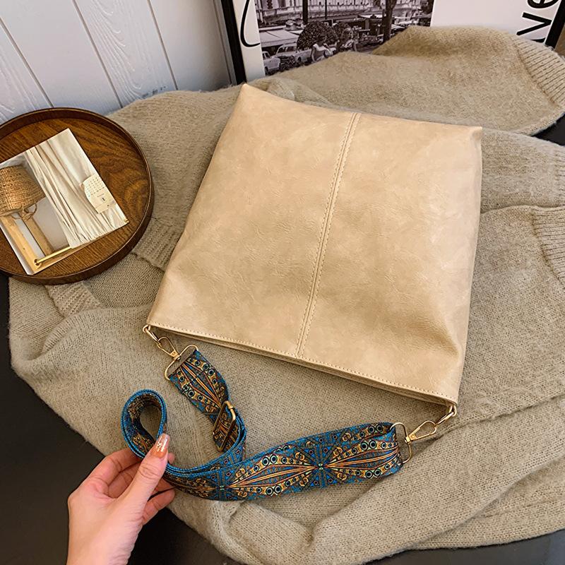 Большая вместительная сумка женская новая сумка через плечо ретро универсальная широкополосная сумка через плечо сумка хобо с геометрическим ремешком