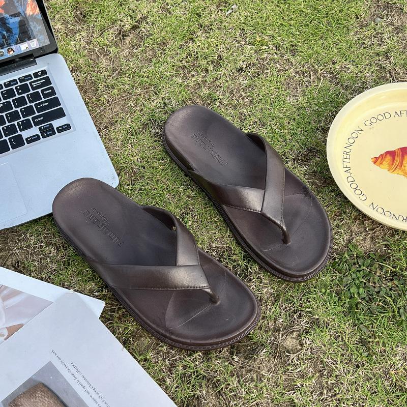 Summer flip-flops men s and women s home simple solid color outer wear non-slip and versatile couple sandals flat beach shoes 40
Summer flip-flops men s and women s home simple solid color outer wear non-slip and versatile couple sandals flat beach shoes 40