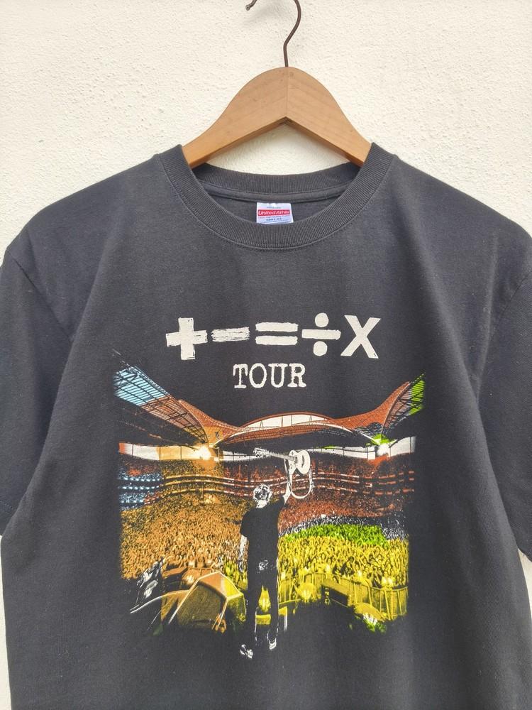 Ed Sheeran World Tour 90s Rare Design Black T shirt Classic style NH26017 Unisex T-Shirt S
Ed Sheeran World Tour 90s Rare Design Black T shirt Classic style NH26017 Unisex T-Shirt S