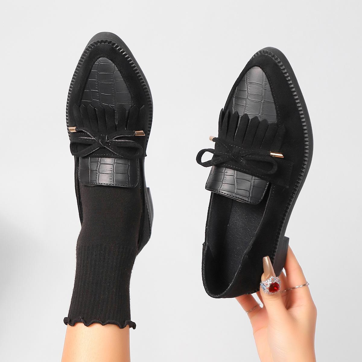 British small leather shoes women s retro 2025 summer new pointed single shoes platform loafers large size women s shoes 35-43 43
British small leather shoes women s retro 2025 summer new pointed single shoes platform loafers large size women s shoes 35-43 43