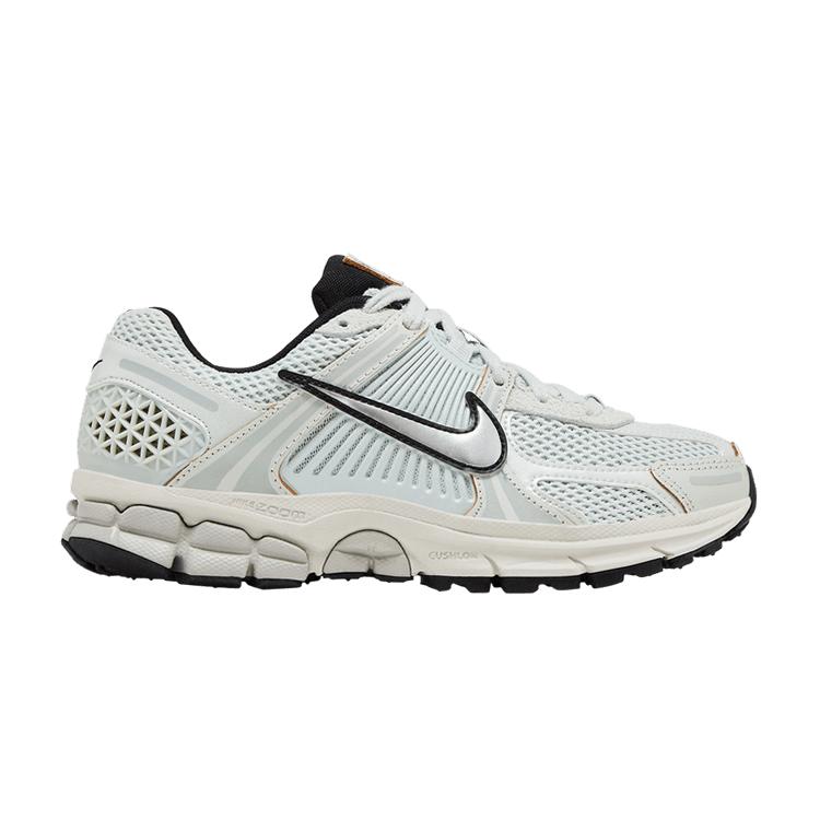 Nike Zoom Vomero 5 Light Silver Chrome (Women s) 35.5
Nike Zoom Vomero 5 Light Silver Chrome (Women s) 35.5