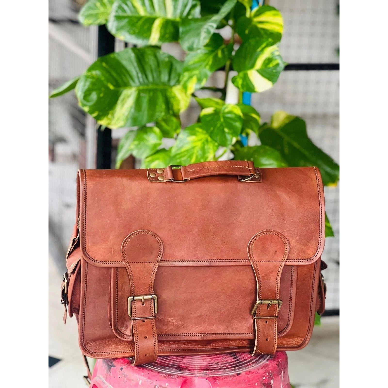 Мужская аутентичная кожаная винтажная сумка-мессенджер для ноутбука, портфель 16 x 12 x 5 in
Мужская аутентичная кожаная винтажная сумка-мессенджер для ноутбука, портфель 16 x 12 x 5 in