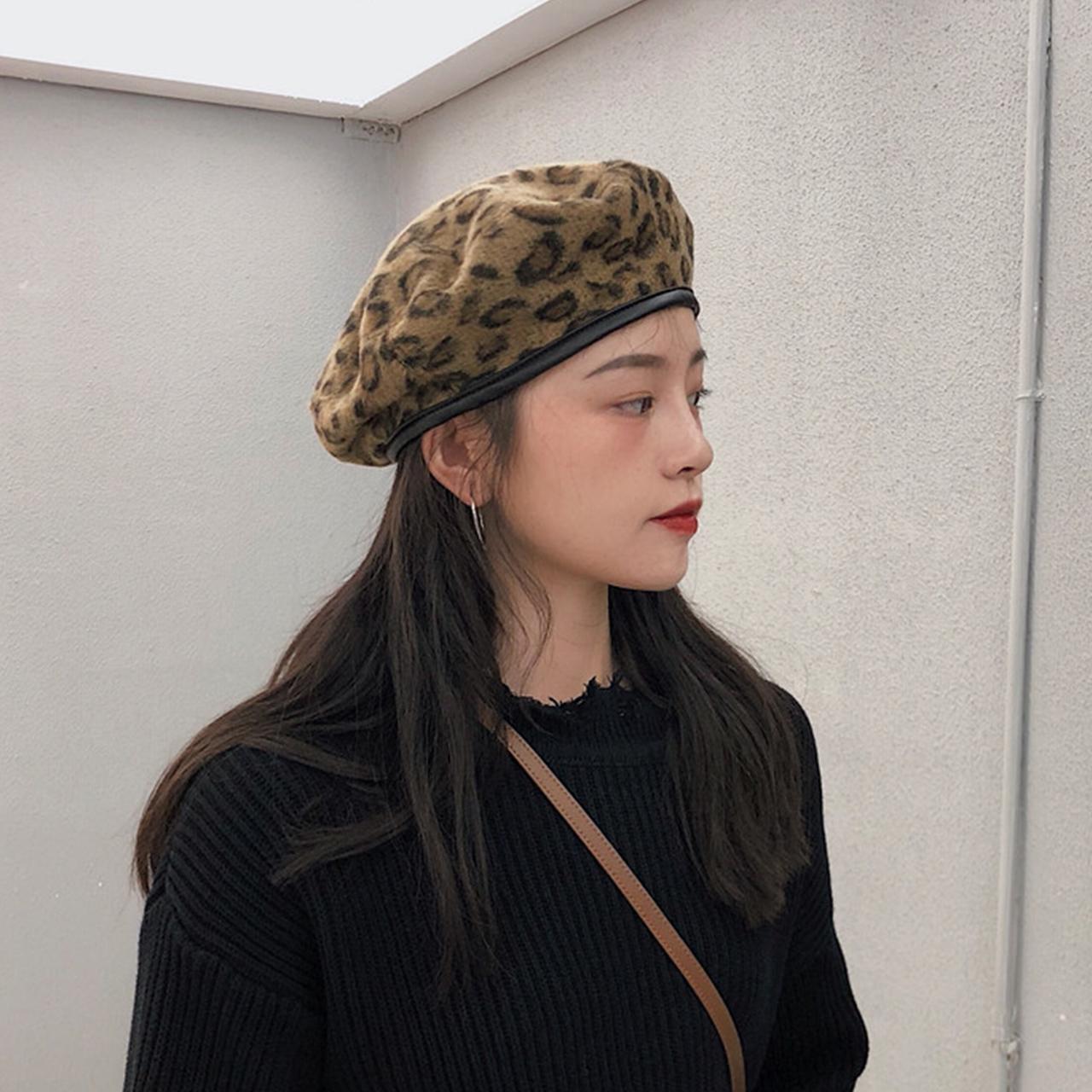 Leopard Beret Hat for Women Autumn Winter Woolen Painter Artist Cap Retro Octagonal Caps Girls Fashion Forward Hats
Leopard Beret Hat for Women Autumn Winter Woolen Painter Artist Cap Retro Octagonal Caps Girls Fashion Forward Hats