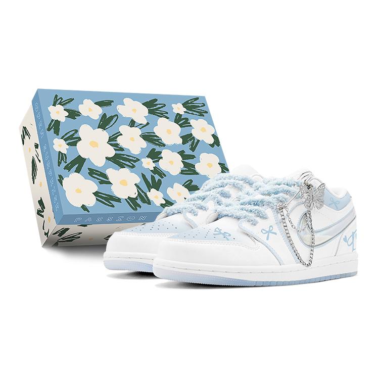 Jordan Air Jordan 1 Spring Renewal, Outing Season, Blue Bowknot, Crystal Laser, Charm Detachable Low top FQ9112-100(TeamS2-S-BOX) 36.5
Jordan Air Jordan 1 Spring Renewal, Outing Season, Blue Bowknot, Crystal Laser, Charm Detachable Low top FQ9112-100(TeamS2-S-BOX) 36.5