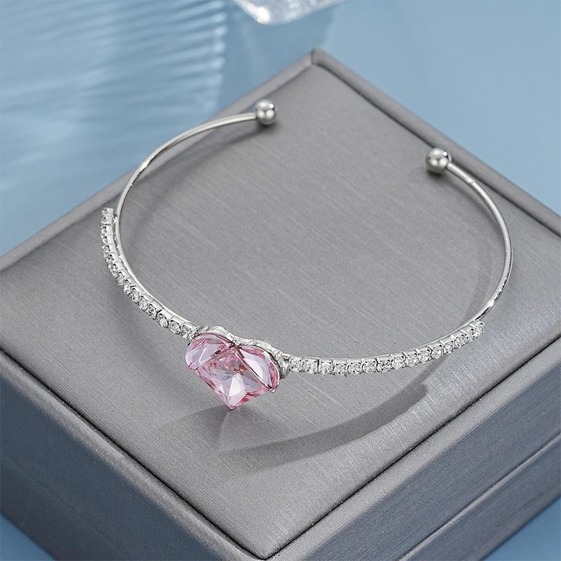Браслет Love Heart Zircon, универсальные модные аксессуары для женщин, ювелирные изделия для вечеринок, подарки
Браслет Love Heart Zircon, универсальные модные аксессуары для женщин, ювелирные изделия для вечеринок, подарки
