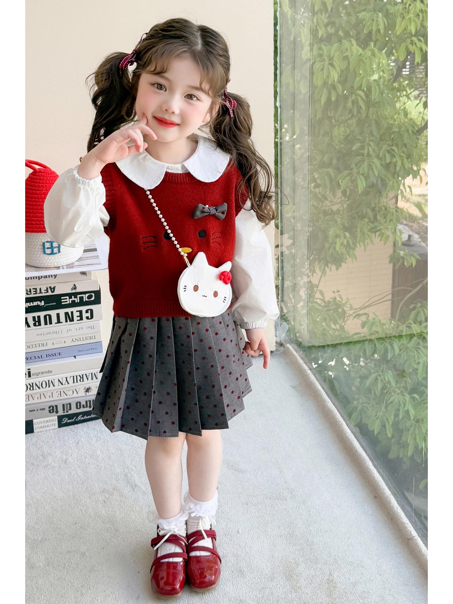 Autumn 2025 Girls Knitted Cat Vest and Polka Dot Skirt Set - Stylish and Sweet Three-Piece Outfit 110 cm
Autumn 2025 Girls Knitted Cat Vest and Polka Dot Skirt Set - Stylish and Sweet Three-Piece Outfit 110 cm