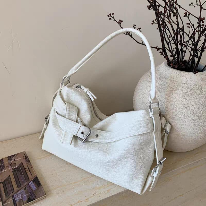 Large Capacity Motorcycle Tote Bag Women Faux Leather Shoulder Crossbody Handbag Casual Commuter Underarm Soft PU Travel Purse
Large Capacity Motorcycle Tote Bag Women Faux Leather Shoulder Crossbody Handbag Casual Commuter Underarm Soft PU Travel Purse