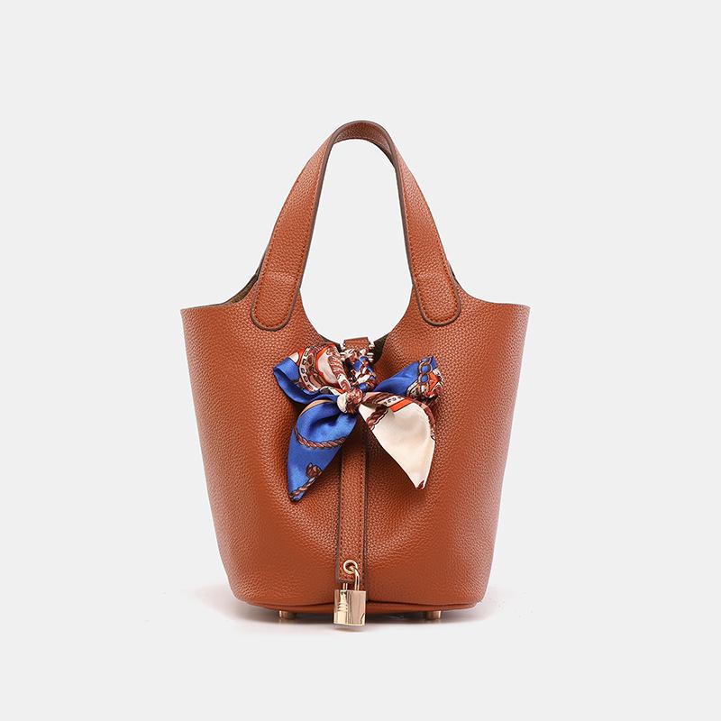 Premium Soft Leather Vegetable Basket, Bucket Bag, Female Messenger, Spring And Summer Large-Capacity Commuting, Shoulder Portable Women S Bag, Lock коричневый
Premium Soft Leather Vegetable Basket, Bucket Bag, Female Messenger, Spring And Summer Large-Capacity Commuting, Shoulder Portable Women S Bag, Lock коричневый