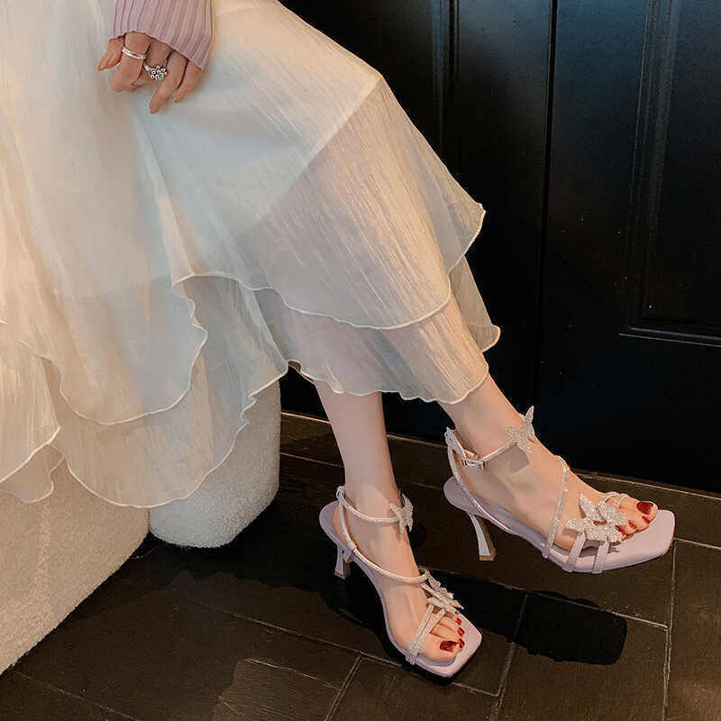 Rhinestone word with fairy sandals female bow temperament high heels 35 світло-фіолетового кольору
Rhinestone word with fairy sandals female bow temperament high heels 35 світло-фіолетового кольору