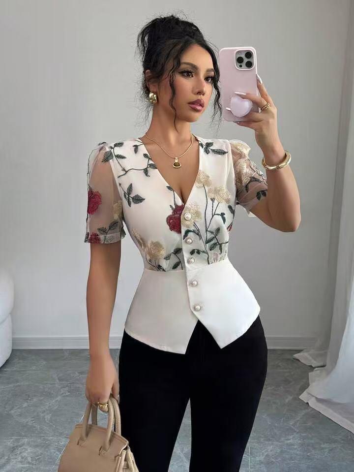 2025 Women s Floral Embroidery Lace Pleated Top - European & American Trend XL
2025 Women s Floral Embroidery Lace Pleated Top - European & American Trend XL