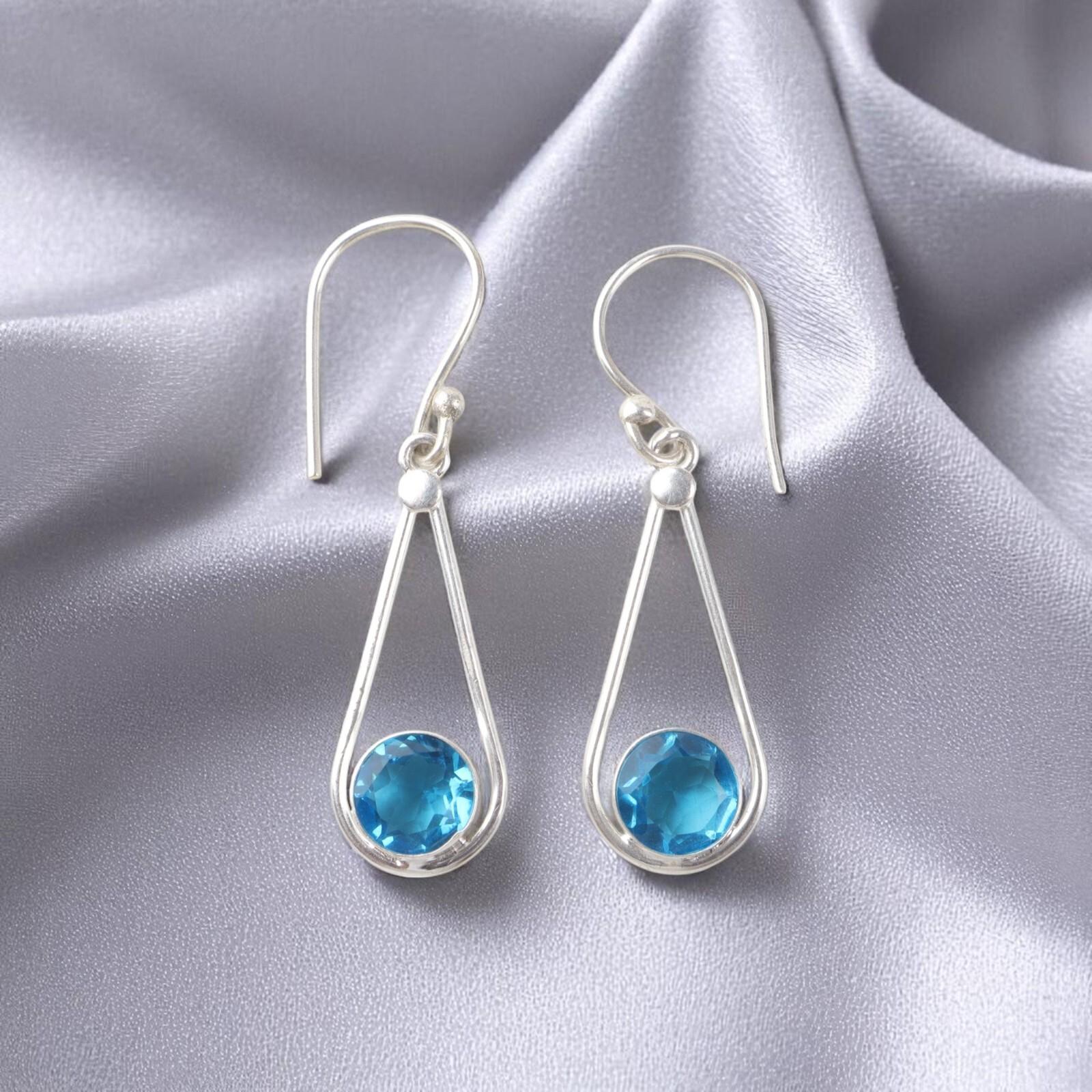 Swiss Blue Topaz Gemstone 925 Sterling Silver Jewelry Handcrafted Earrings 1.76 EE-126-19
Swiss Blue Topaz Gemstone 925 Sterling Silver Jewelry Handcrafted Earrings 1.76 EE-126-19