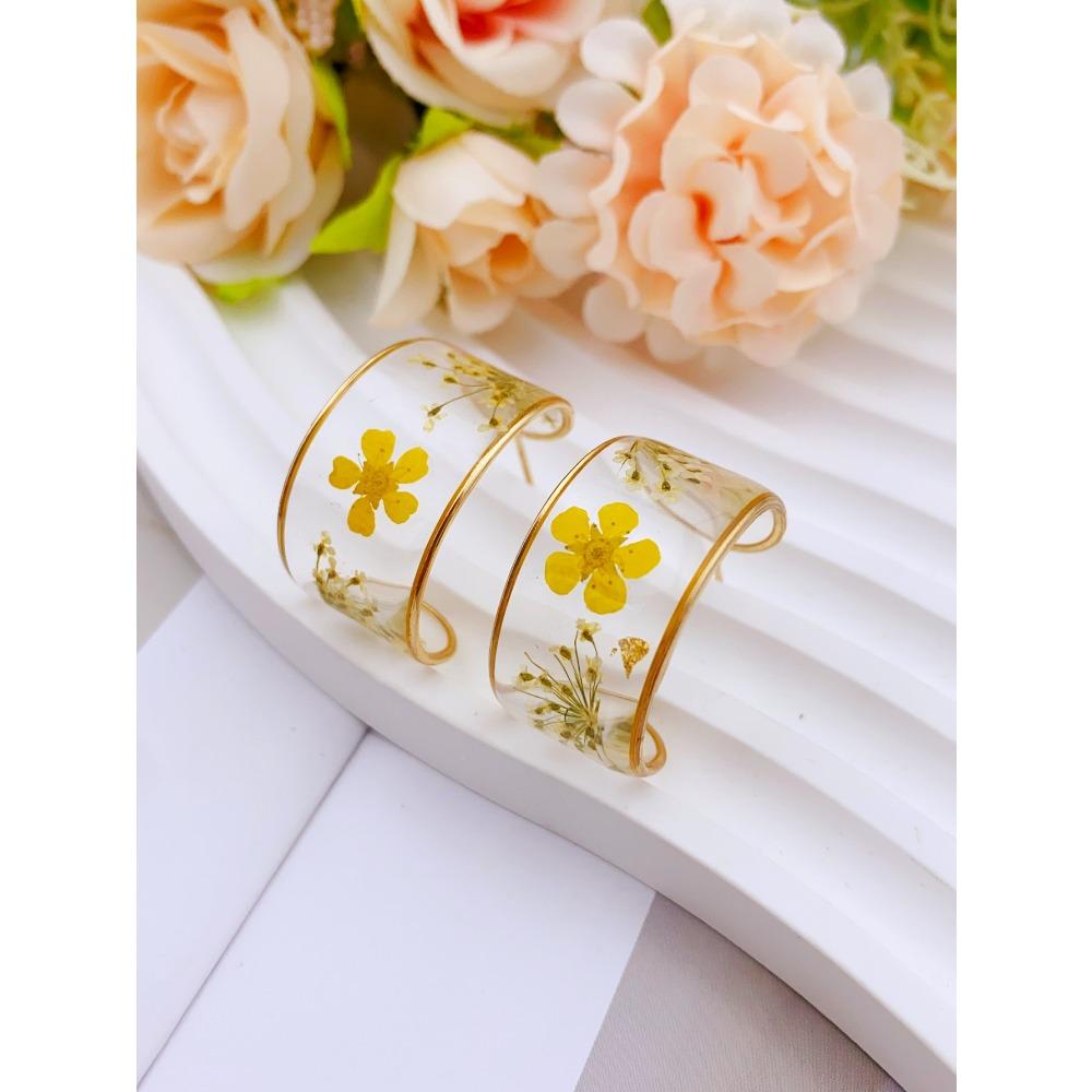 Прозрачные женские серьги из сушеных цветов из смолы, модные серьги-кольца C-образной формы с цветочным принтом, идеально подходящие для повседневного ношения
Прозрачные женские серьги из сушеных цветов из смолы, модные серьги-кольца C-образной формы с цветочным принтом, идеально подходящие для повседневного ношения