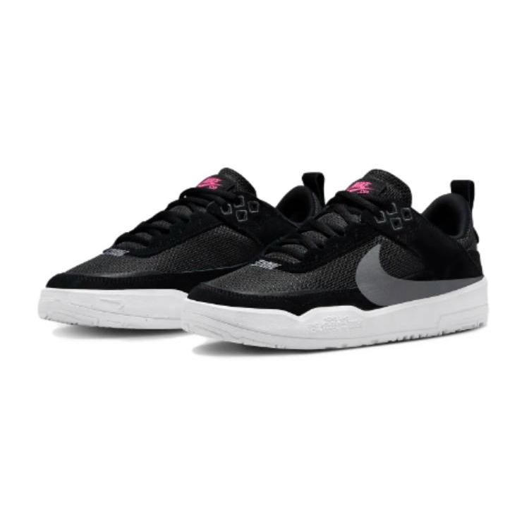 Новые Nike Day One SB GS Black White FN4210-002 38.5
Новые Nike Day One SB GS Black White FN4210-002 38.5