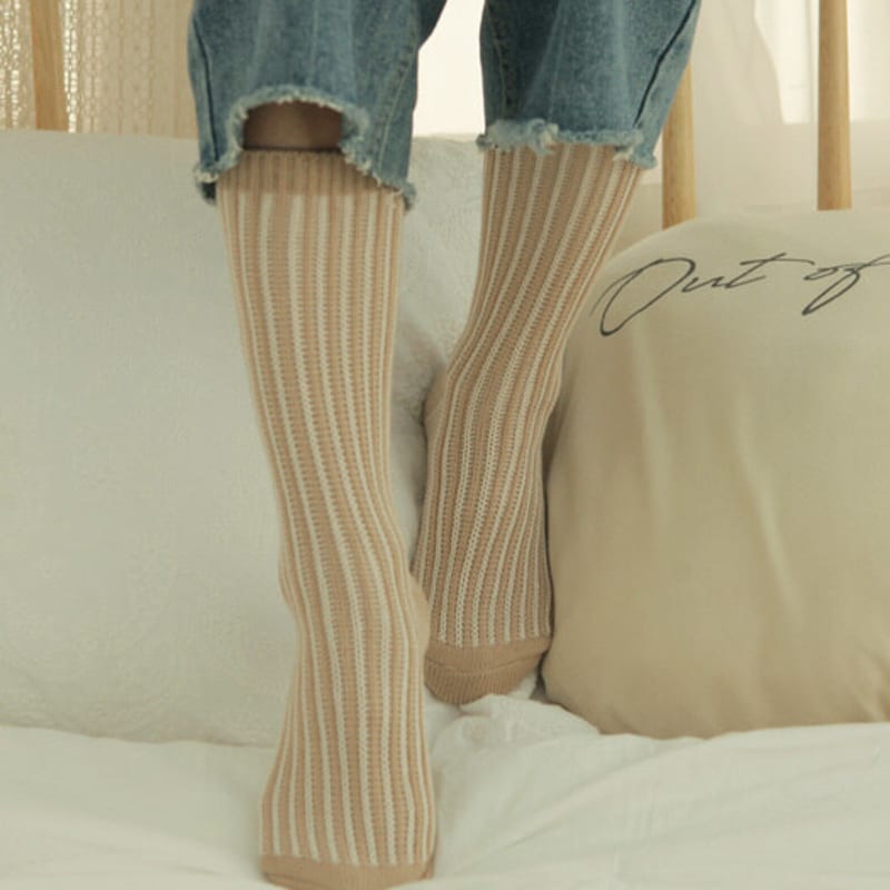 bananasisters Вязаные носки с перекручиванием Brahms бежевые BEIGE
bananasisters Вязаные носки с перекручиванием Brahms бежевые BEIGE