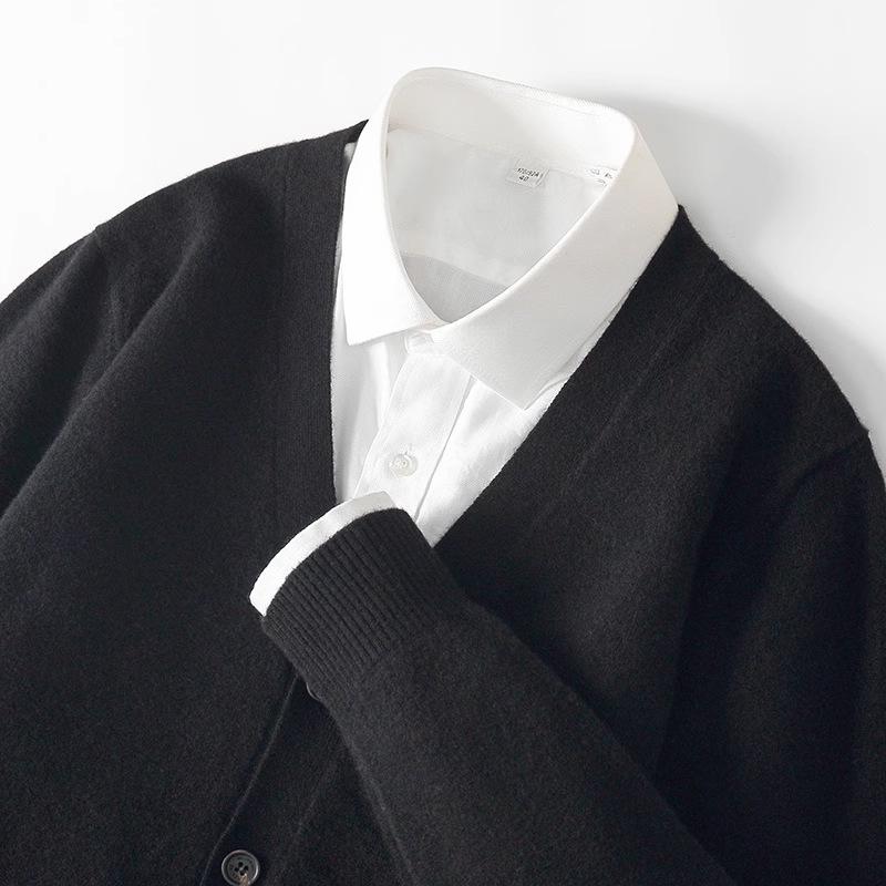 2025 Men s Autumn/Winter 100% Wool V-Neck Knit Cardigan, Korean Style, Plus Size Cashmere Sweater L
2025 Men s Autumn/Winter 100% Wool V-Neck Knit Cardigan, Korean Style, Plus Size Cashmere Sweater L