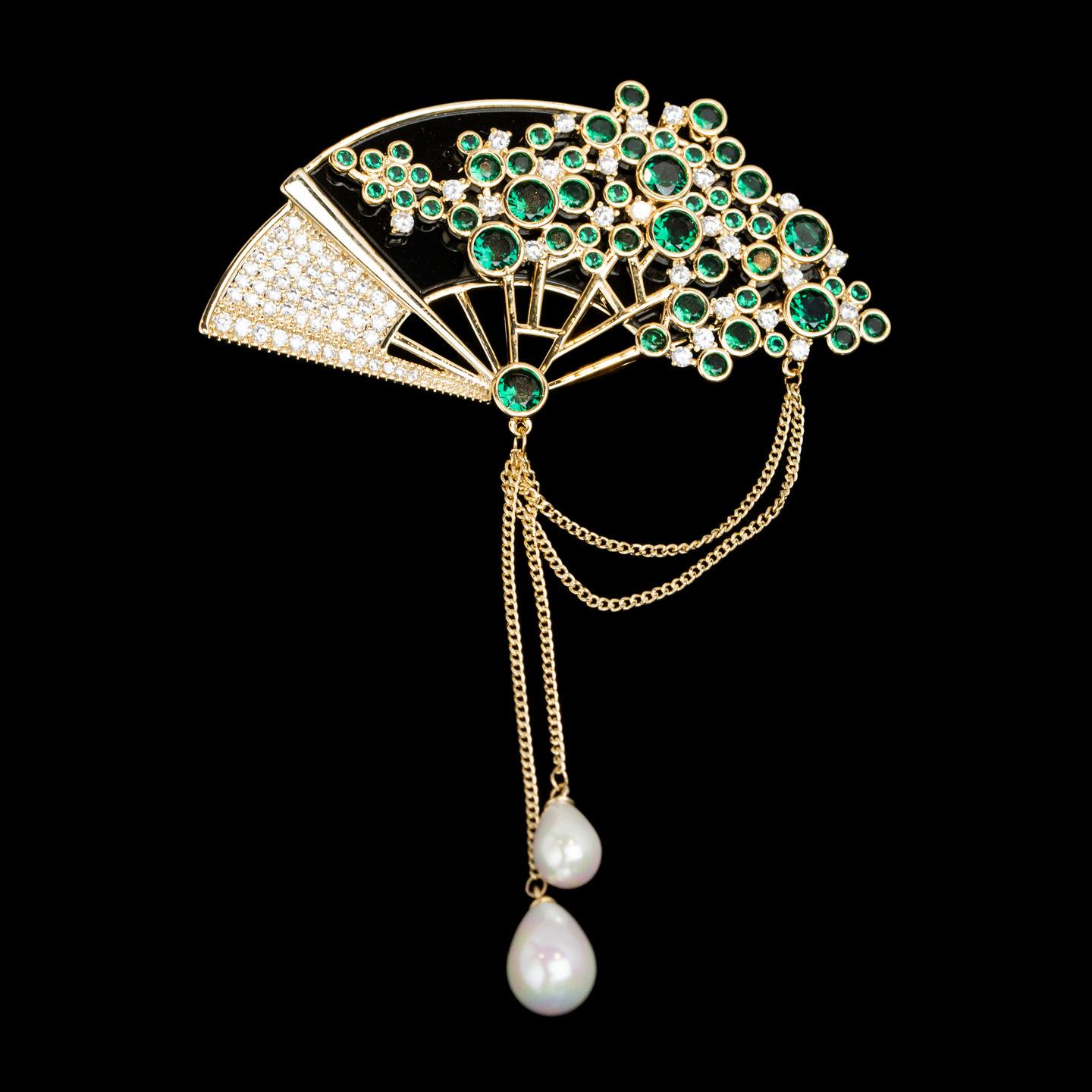 Брошь-веер Тысяча Кланов Серебряная Ретро: Высококачественный подарок из пресноводного жемчуга в китайском стиле ко Дню учителя
Брошь-веер Тысяча Кланов Серебряная Ретро: Высококачественный подарок из пресноводного жемчуга в китайском стиле ко Дню учителя