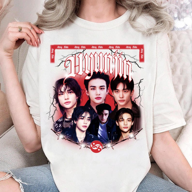 Retro Hyunjin Stray Kids Kpop T-shirt, Stray Kids Karma Album Shirt, Stray Kids Ceremony Shirt, Stray Kids Dominate SKZOO World Tour 2026 XXXL бежевий
Retro Hyunjin Stray Kids Kpop T-shirt, Stray Kids Karma Album Shirt, Stray Kids Ceremony Shirt, Stray Kids Dominate SKZOO World Tour 2026 XXXL бежевий