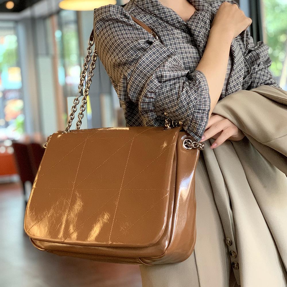 2024 Spring/Summer New High-Quality Soft Leather Quilted Chain Bag for Women, Elegant Shoulder Bag, Crossbody Tote Bag коричневый
2024 Spring/Summer New High-Quality Soft Leather Quilted Chain Bag for Women, Elegant Shoulder Bag, Crossbody Tote Bag коричневый