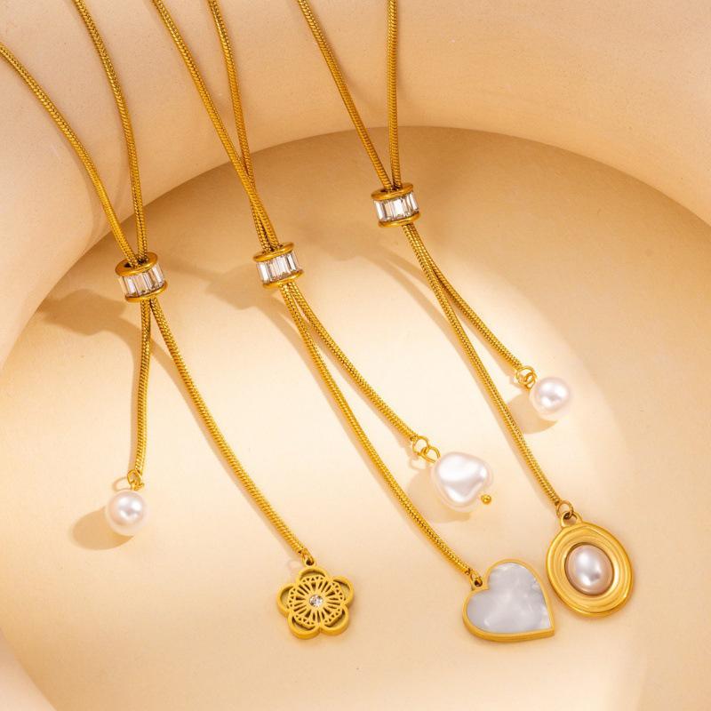 Elegant Layered Clavicle Chain with White Shell Flower Pendant - Titanium Steel Necklace for Women.
Elegant Layered Clavicle Chain with White Shell Flower Pendant - Titanium Steel Necklace for Women.