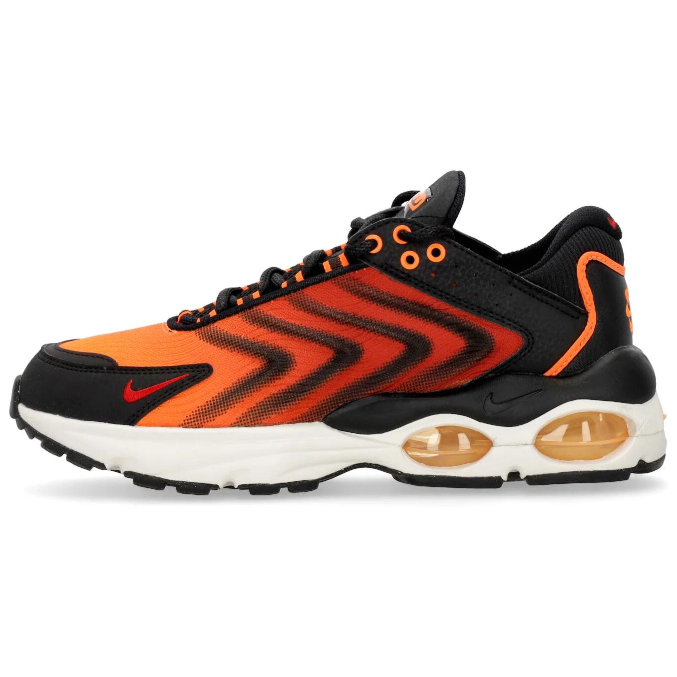 Мужские кроссовки Nike Air Max TW SE Черно-оранжевые Summit Gym-Red FJ2590-001 42.5
Мужские кроссовки Nike Air Max TW SE Черно-оранжевые Summit Gym-Red FJ2590-001 42.5