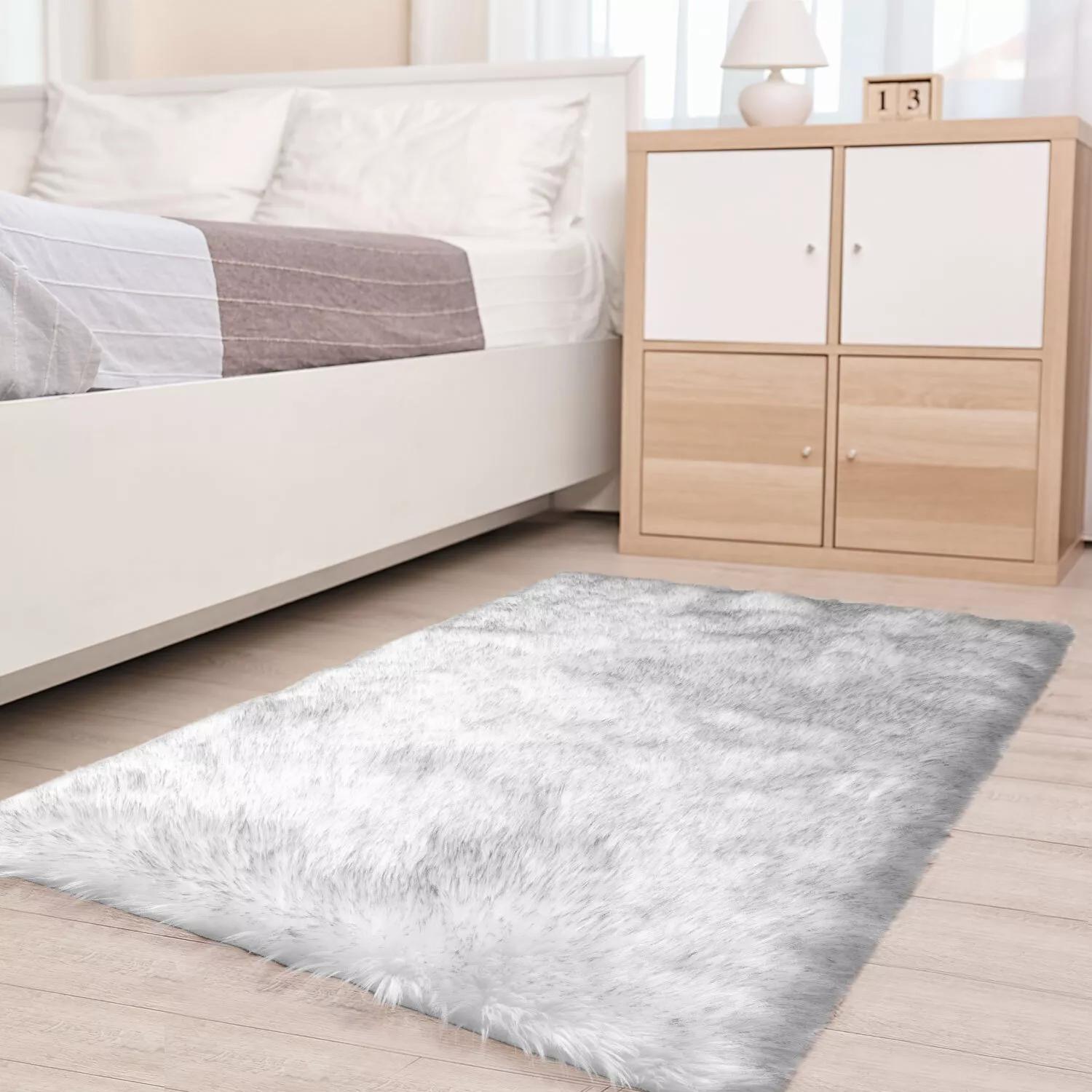 BedStory Sheepskin Rug 2X3 - 5X7 Ft Area Rug, Faux Fur Rug for Bedroom Bedside, Fluffy Rugs for Living Room, Luxury Decoration 2x3 Feet
BedStory Sheepskin Rug 2X3 - 5X7 Ft Area Rug, Faux Fur Rug for Bedroom Bedside, Fluffy Rugs for Living Room, Luxury Decoration 2x3 Feet