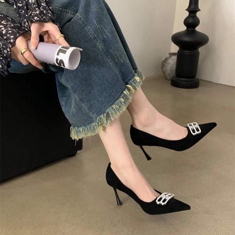 French niche high-end black rhinestone single shoes women s shoes 2024 new spring, autumn and winter temperament pointed high heels 40
French niche high-end black rhinestone single shoes women s shoes 2024 new spring, autumn and winter temperament pointed high heels 40