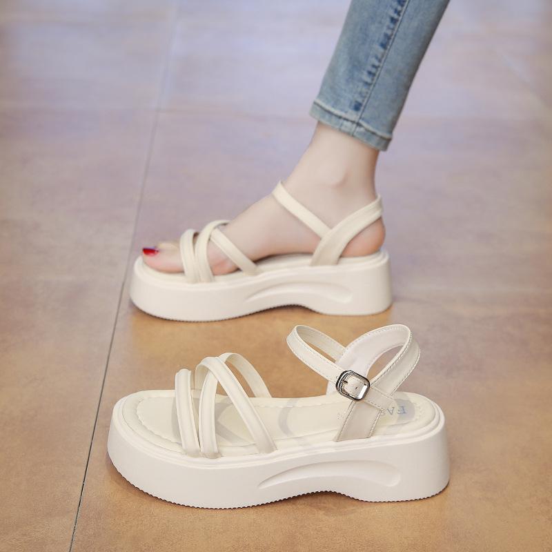 Fairy wind bottom thick sole versatile sandals female 2025 new summer wear soft skirt beach shoes 40 чорний
Fairy wind bottom thick sole versatile sandals female 2025 new summer wear soft skirt beach shoes 40 чорний