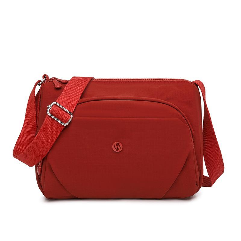 Simple summer new solid color shoulder bag women s light casual outdoor small square bag fashion commuter messenger bag
Simple summer new solid color shoulder bag women s light casual outdoor small square bag fashion commuter messenger bag