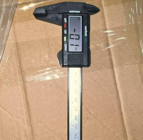 Mini Plastic & Copper Digital Caliper for Household, Jewelry, and Student Use
Mini Plastic & Copper Digital Caliper for Household, Jewelry, and Student Use