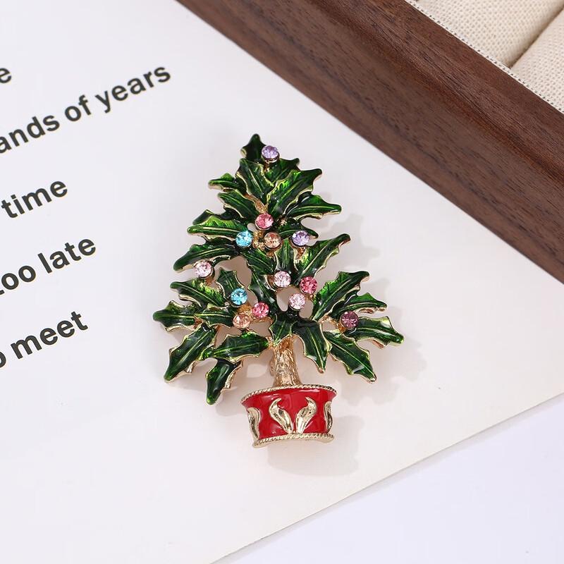 Christmas Tree Brooch
Christmas Tree Brooch