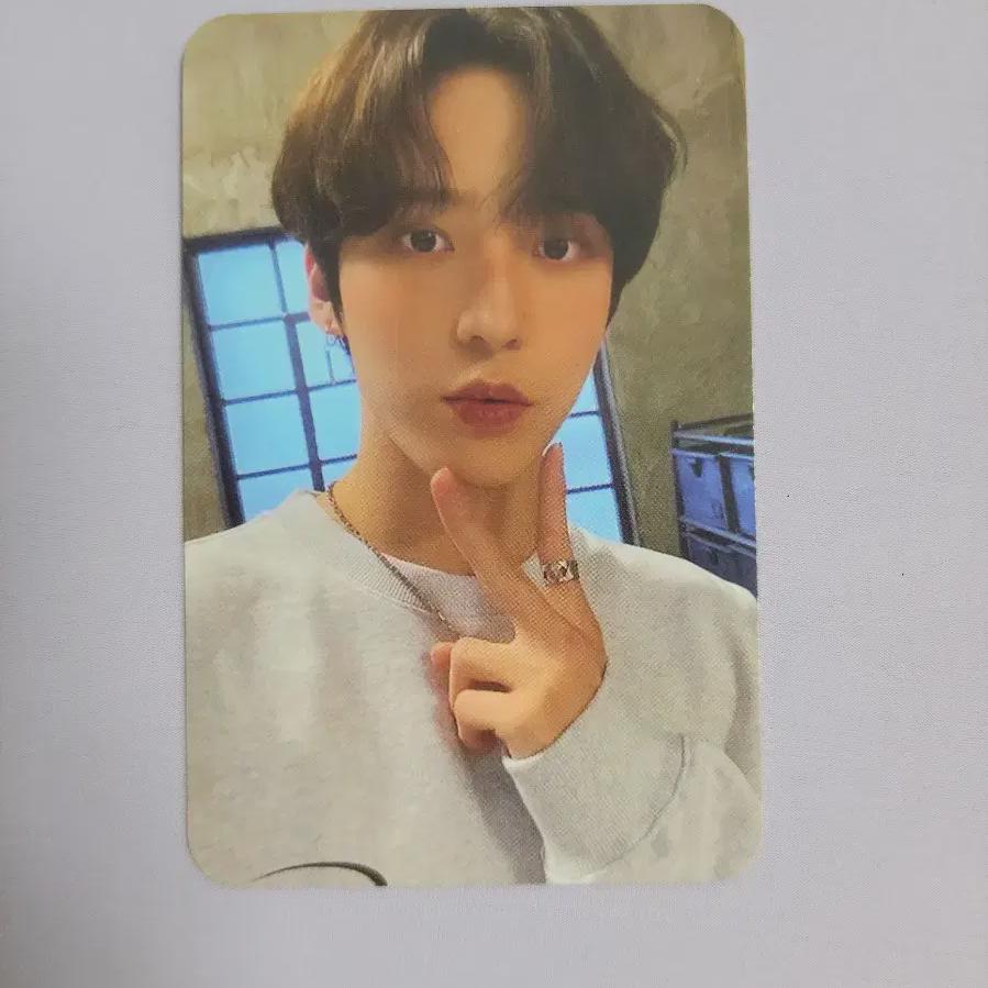 Ateez Wonderwall Yunho Photocard
Ateez Wonderwall Yunho Photocard