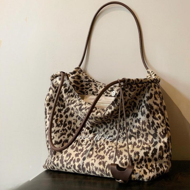 Сумка-тоут для женщин, большой вместимости, универсальная и модная сумка с леопардовым принтом, сумка на одно плечо для осени и зимы цветной печати леопарда