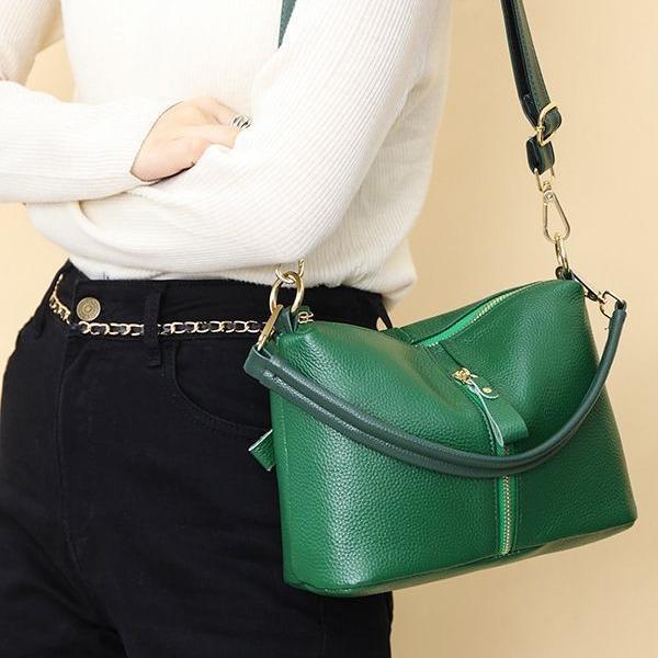 Women s bag 2025 new fashion handbag simple and versatile shoulder underarm bag black commuter pu bag 25*10*18 чёрный
Women s bag 2025 new fashion handbag simple and versatile shoulder underarm bag black commuter pu bag 25*10*18 чёрный
