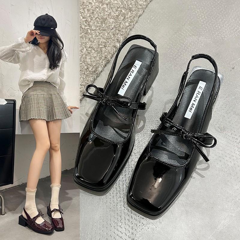 2025 summer new French bag head Mary Jane sandals women s black versatile fashion British thick heel high heels 35 чорний
2025 summer new French bag head Mary Jane sandals women s black versatile fashion British thick heel high heels 35 чорний