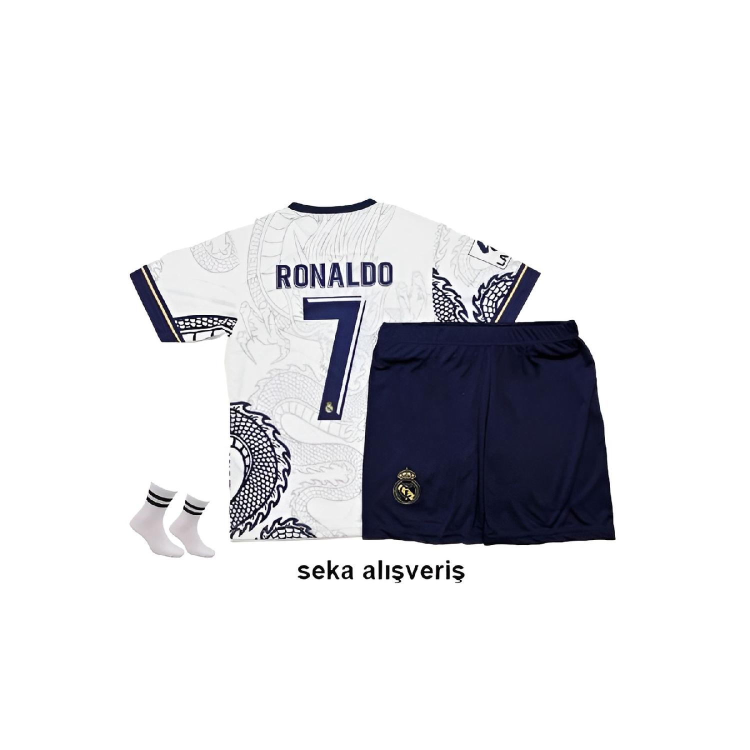 Белый детский трикотажный комплект из трех предметов с мотивом дракона Real Madrid Ronaldo (джерси, шорты и носки)
Белый детский трикотажный комплект из трех предметов с мотивом дракона Real Madrid Ronaldo (джерси, шорты и носки)