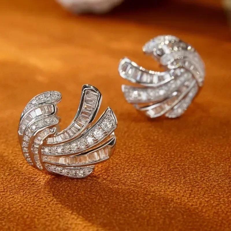 The Bride Attends The Wedding Banquet with A Niche Design, Fashionable Earrings, and Trendy Zircon Inlaid Earrings. New Trend
The Bride Attends The Wedding Banquet with A Niche Design, Fashionable Earrings, and Trendy Zircon Inlaid Earrings. New Trend