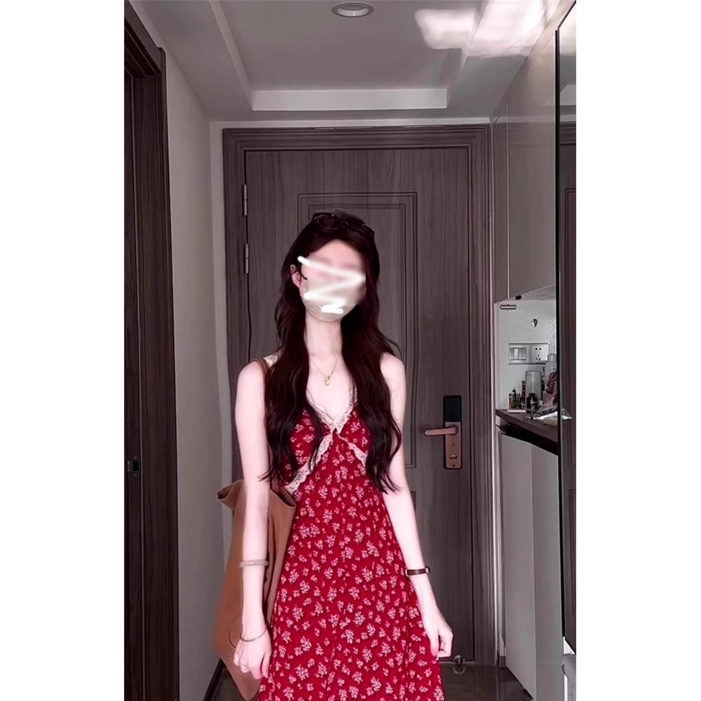 Женское красное платье с цветочным принтом на тонких бретелях - Весеннее очарование для миниатюрных морских каникул S (for up to 90 jin)
Женское красное платье с цветочным принтом на тонких бретелях - Весеннее очарование для миниатюрных морских каникул S (for up to 90 jin)