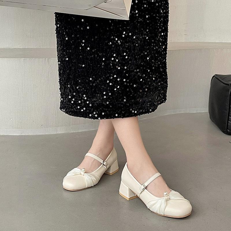 Versatile shallow mouth single shoes women s spring and summer 2024 new casual fashion French fairy style Mary Jane women s shoes trend 35 абрикосовий
Versatile shallow mouth single shoes women s spring and summer 2024 new casual fashion French fairy style Mary Jane women s shoes trend 35 абрикосовий